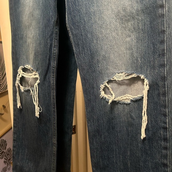 Woman’s Levi’s Low Pro Straight Jeans size 31 - Picture 4 of 9